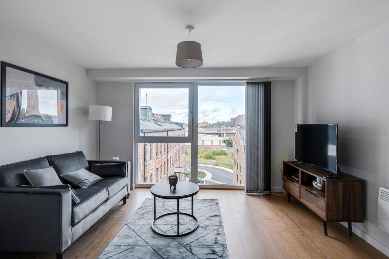 Spacious 1 Bedroom Apartment In A Converted Mill Leeds  Ngoại thất bức ảnh